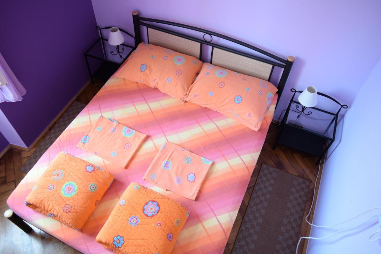 Old Town Hostel Spalato Esterno foto